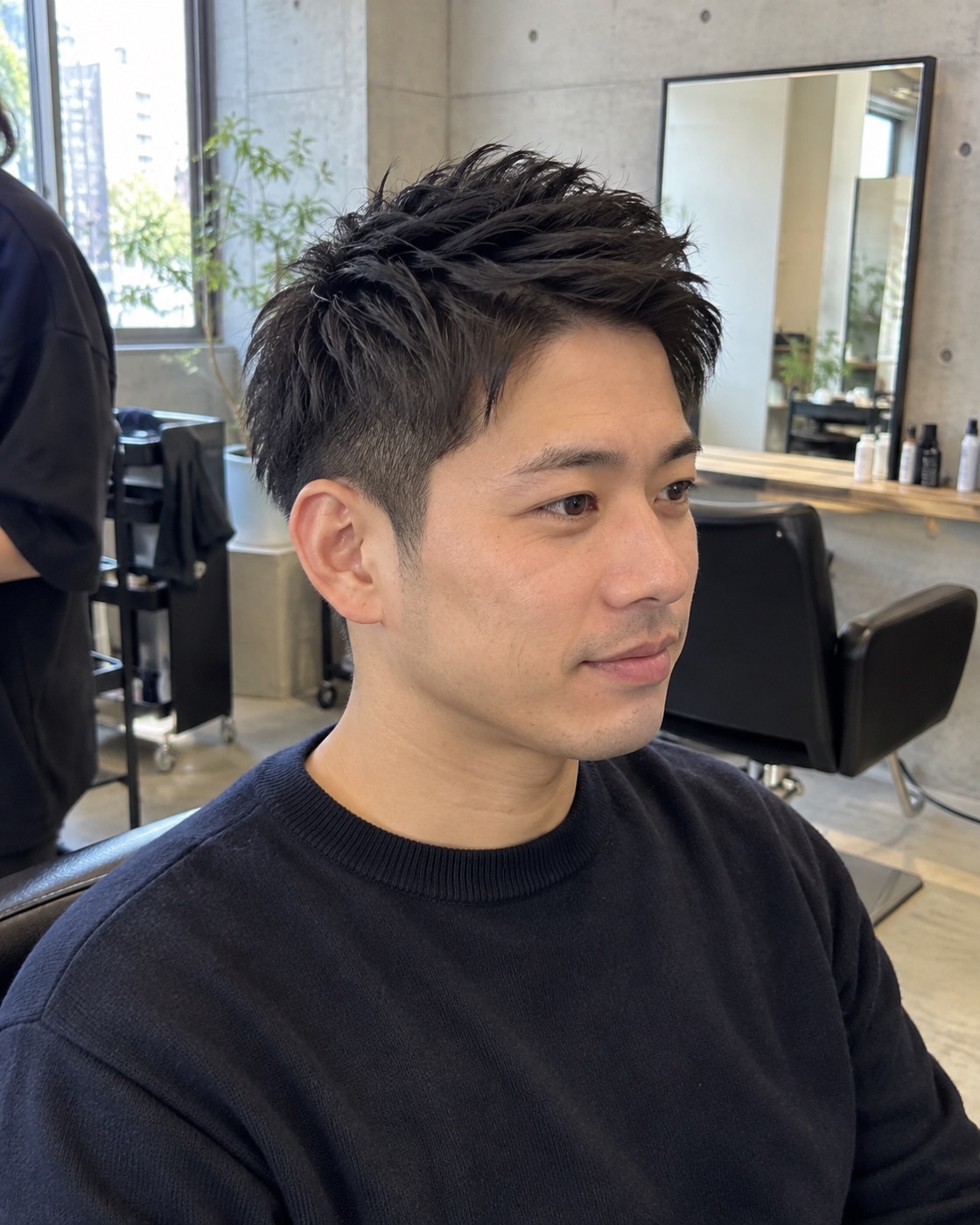 日本人男性の短めのカット。制作見本用に生成した写真